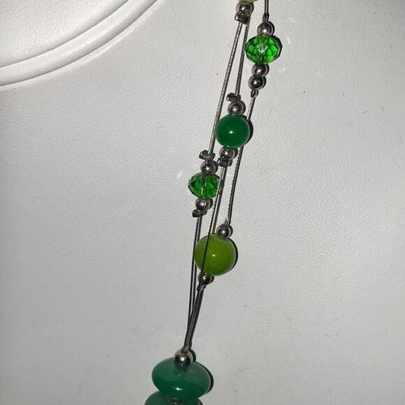 Natural Green Wire Necklace & Matching Natural Green Earrings with French Hooks - Picture 6 of 14